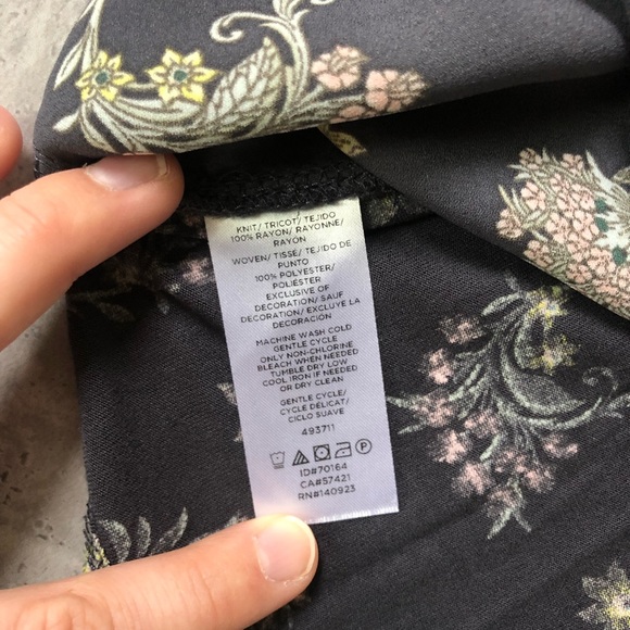 LOFT Flowy Blouse - Picture 3 of 8